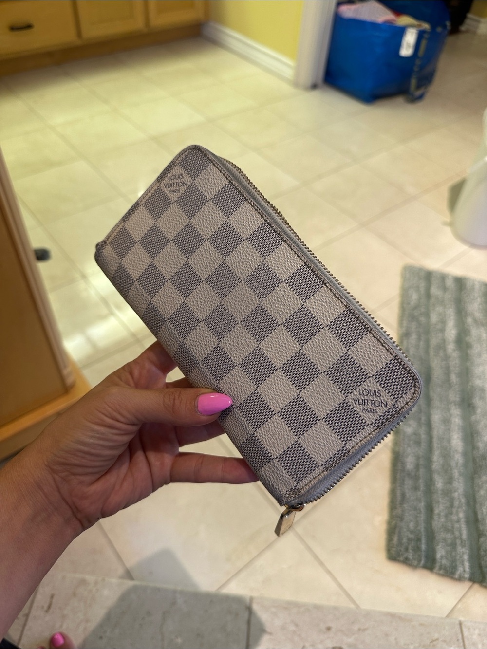 Louis Vuitton 2010 Damier Azur Zip Around Wallet in Light Gray